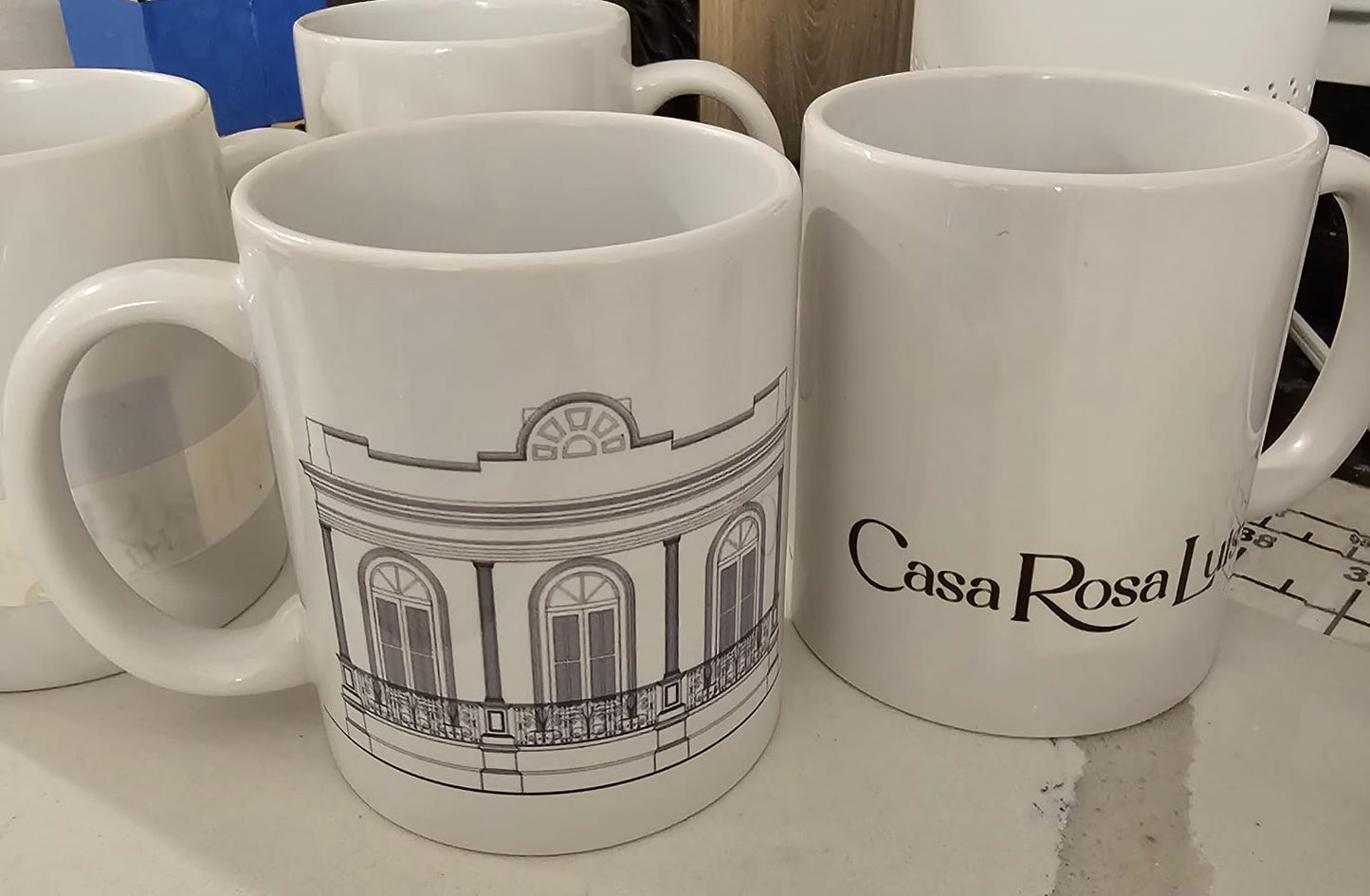 Taza de 12 oz con la Casa Rosa Luisa